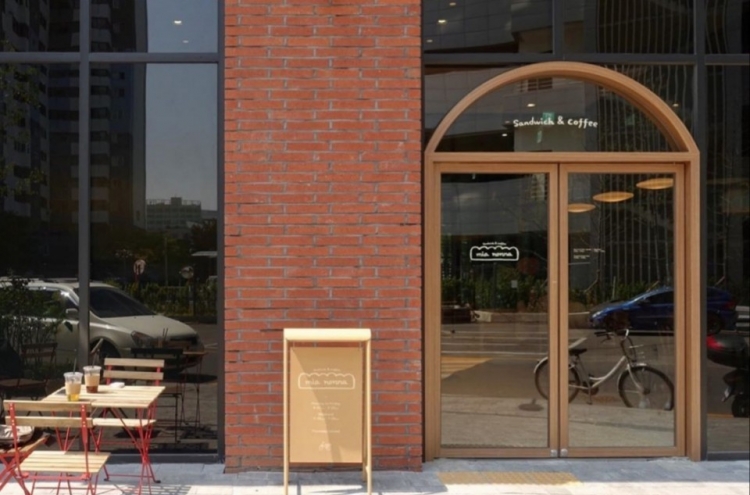 Beloved sandwich shop moves to new Seongsu-dong perch