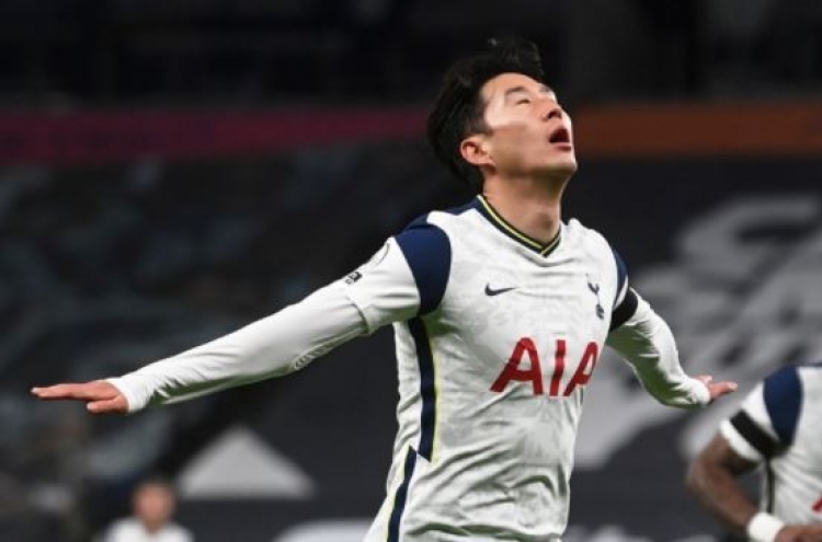 Son Heung-min takes over Premier League scoring lead with goal vs. Man City