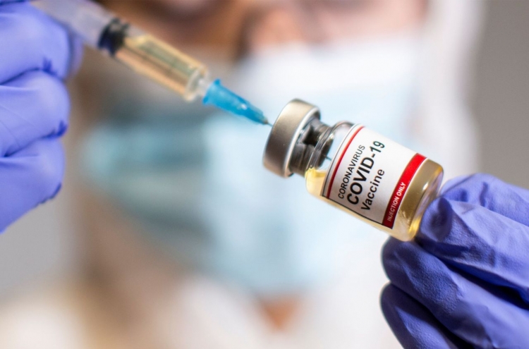 US hopes to start virus vaccines in December