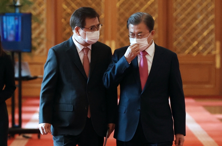 Opposition raises heat on president over prosecutor general furor