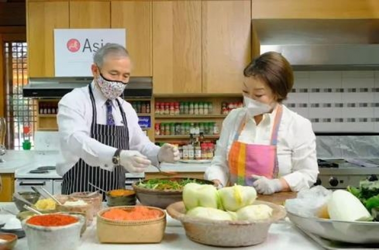 US Amb. Harris says, 'There's nothing more Korean than kimchi'
