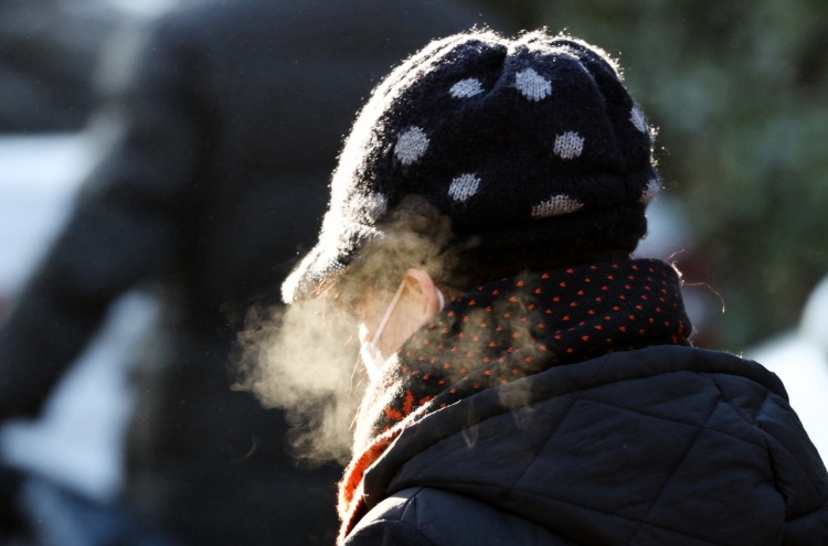 [Photo News] Cold wave of winter air hits Seoul amid COVID-19