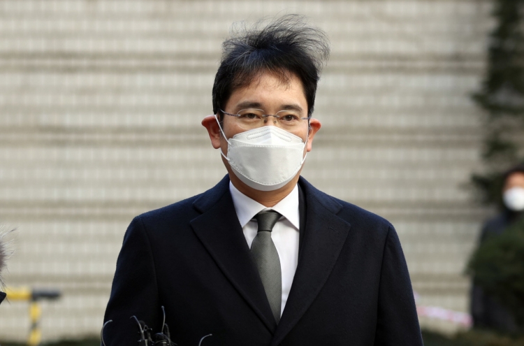 Prosecutors demand 9-year prison term for Samsung heir, final ruling on Jan. 18