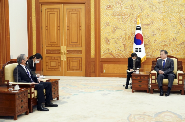 Moon meets Amb. Harris, vows close cooperation with Biden administration