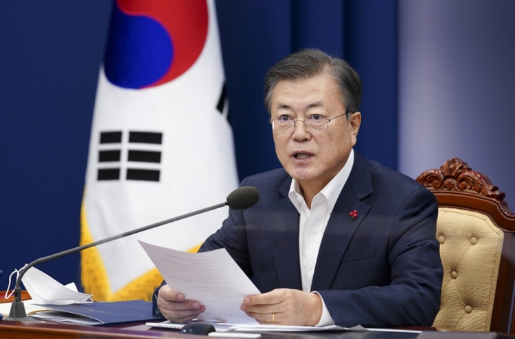 Moon calls for institutionalized financial support for self-employed