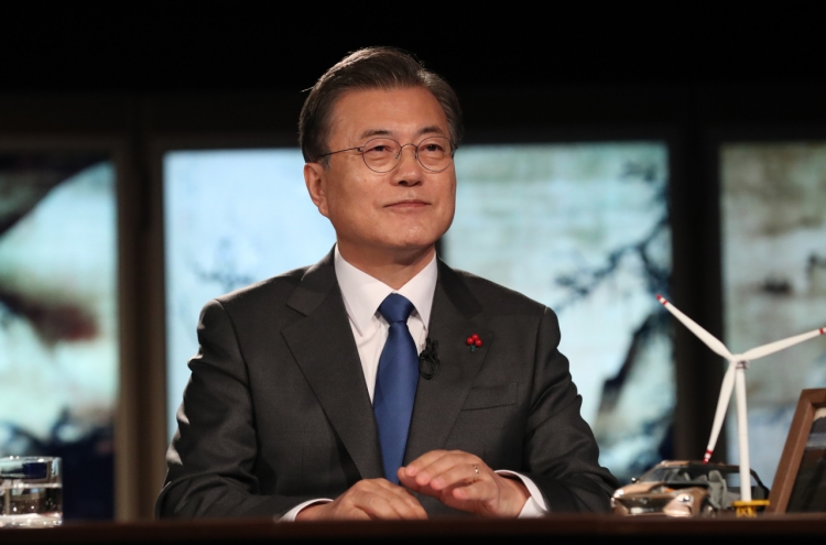 Moon vows no let-up in fight against corruption