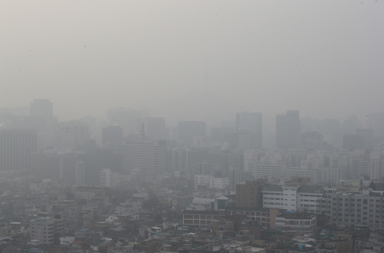 Ultrafine dust pollution continues, with yellow dust expected Tuesday