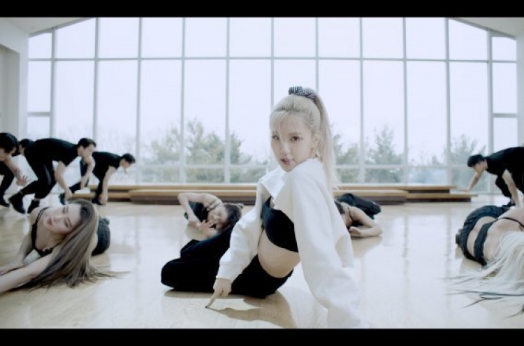 [Today’s K-pop] Rose’s dance video storms past 10 million views