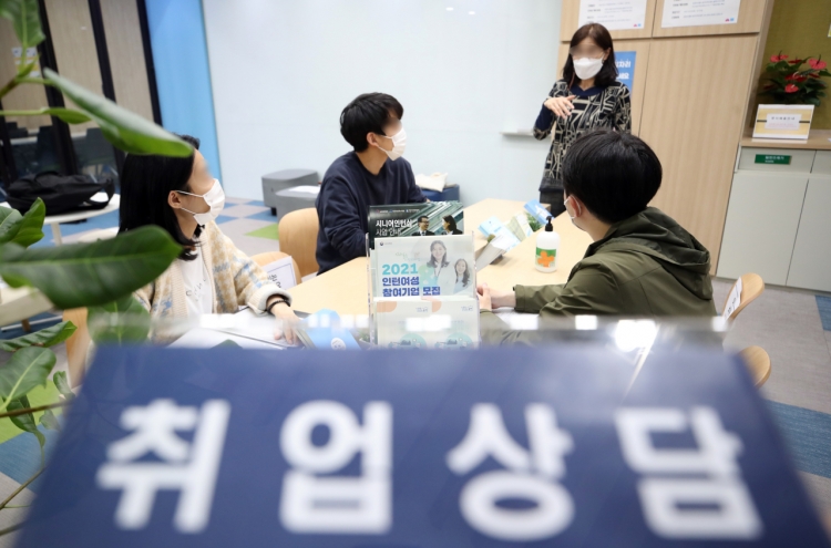 [News Focus] High youth unemployment continues during Moon’s term