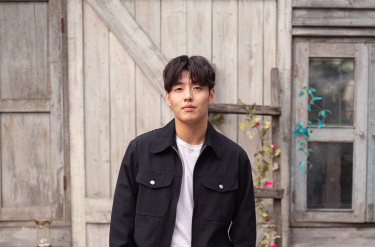 [Herald Interview] Kang Ha-neul says he enjoyed filling in blanks in ‘Rain and Your Story’ script