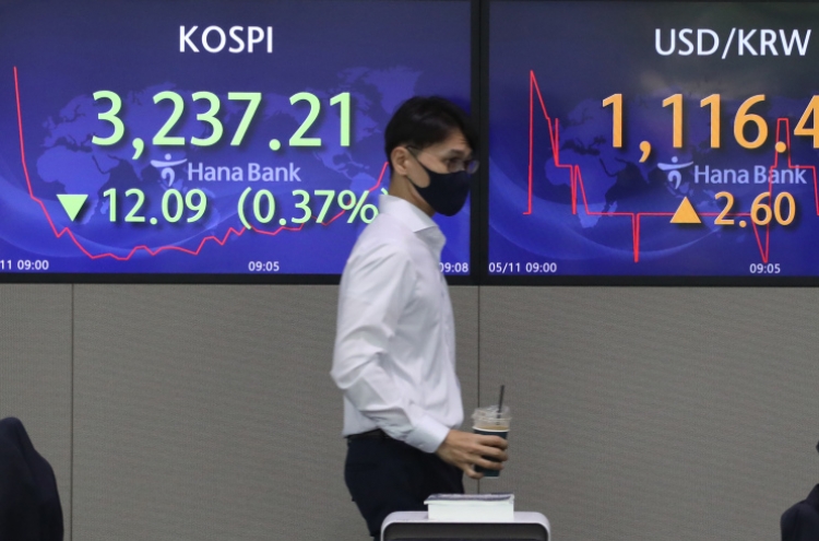 Seoul stocks open lower, tracking Wall Street decline