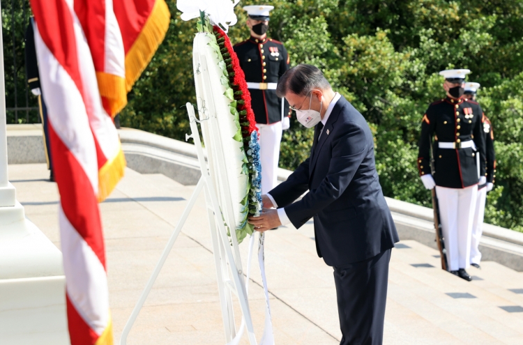 Moon visits US military cemetery in show of commitment to stronger alliance