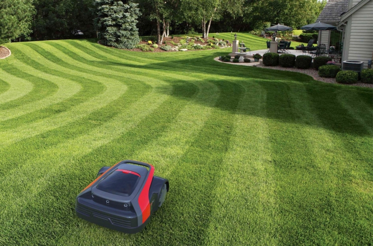 LG Electronics to launch beta test of robot lawn mower