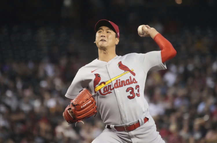 Cardinals' Kim Kwang-hyun takes 3rd straight loss vs. lowly Diamondbacks