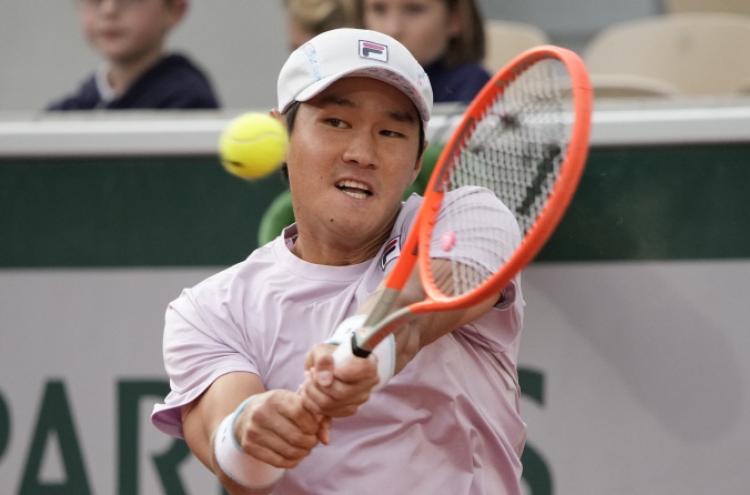 Kwon Soon-woo ousted in 3rd round at French Open