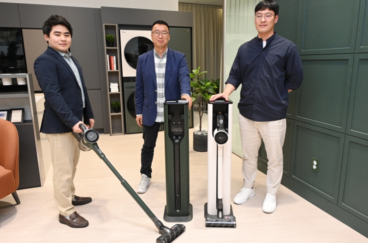 [Herald Interview] LG automates vacuum cleaner dust removal
