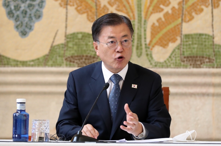 Moon expresses hope for closer S. Korea-Spain exchange at bilateral tourism biz roundtable