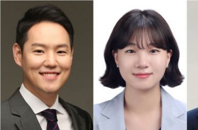 Moon picks new Cheong Wa Dae secretaries for political affairs, youth affairs, education