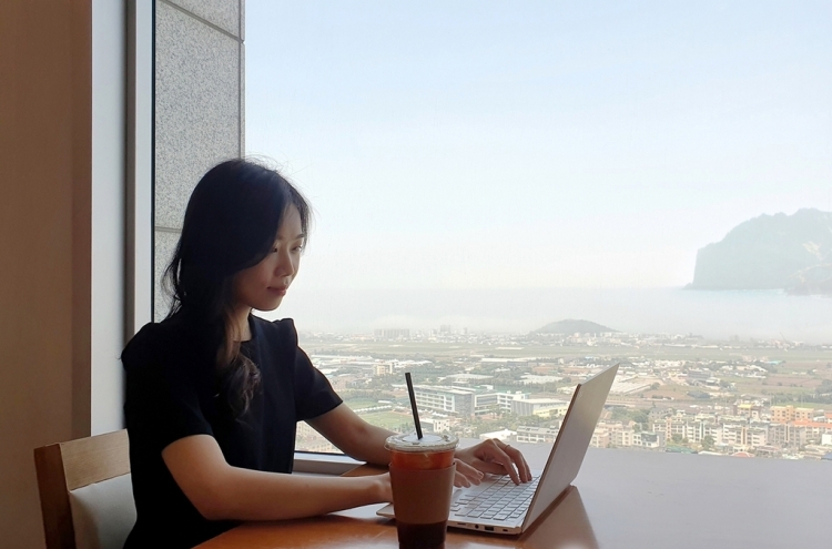 A Lotte company introduces ‘workcations,’ allowing remote work from Jeju hotel