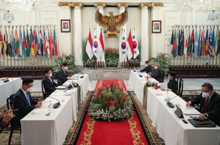 Top diplomats of S. Korea, Indonesia agree on close cooperation for joint fighter project