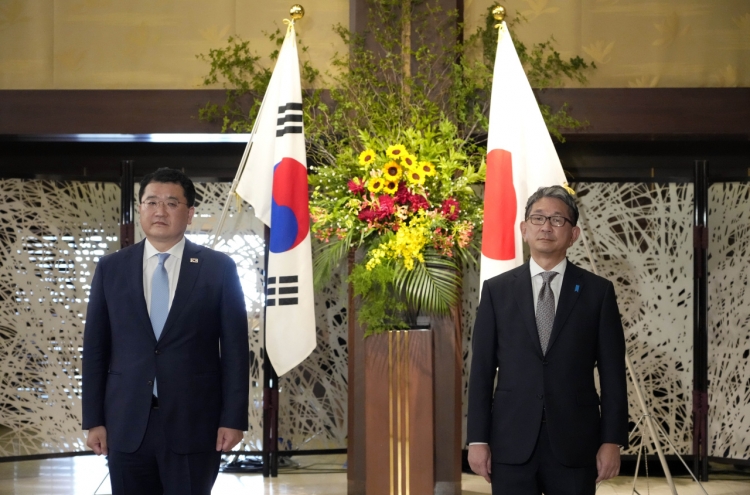 S. Korea, Japan agree to continue efforts to resolve pending issues despite tension over diplomat‘s remarks　