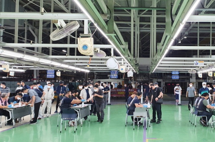 Hyundai workers accept company's wage offers amid pandemic
