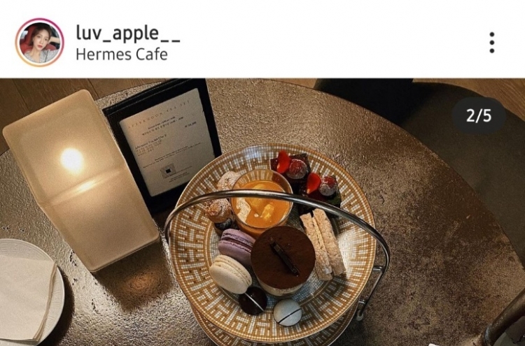 [Feature] Expensive tastes: Luxury labels create cafes in Korea
