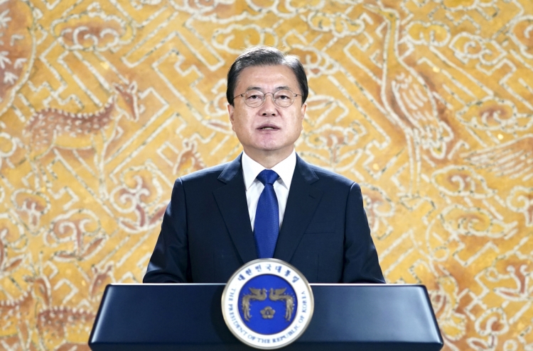 Moon vows continued efforts to resolve comfort women issue on memorial day