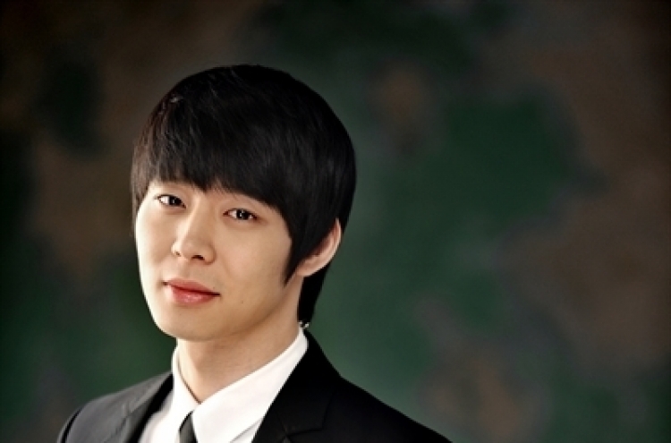Singer-actor Park Yoo-chun embroiled in dispute with his new agency