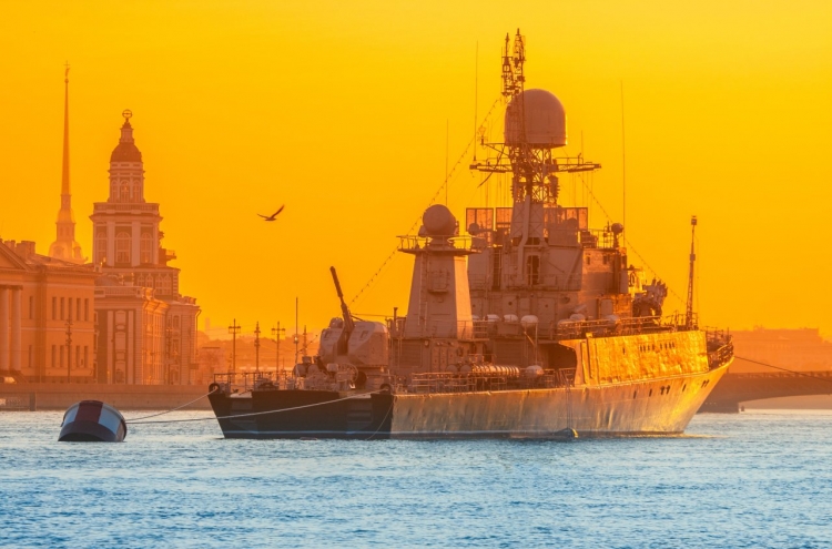 Russian warship fires warning shots at S. Korean fishing boat
