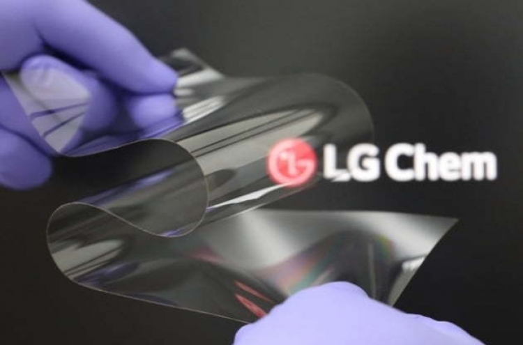 LG Chem develops new material for foldable displays