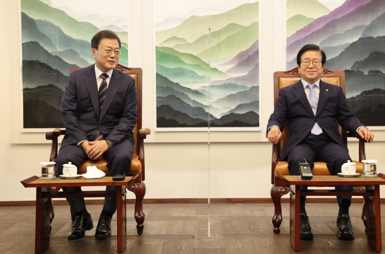 Moon says S. Korea to begin gradual return to normal life from November