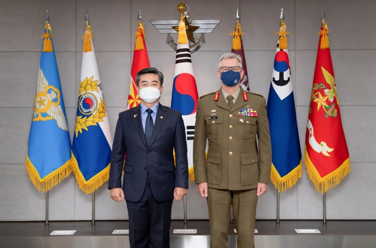 S. Korea's defense minister holds talks with Australian Army chief