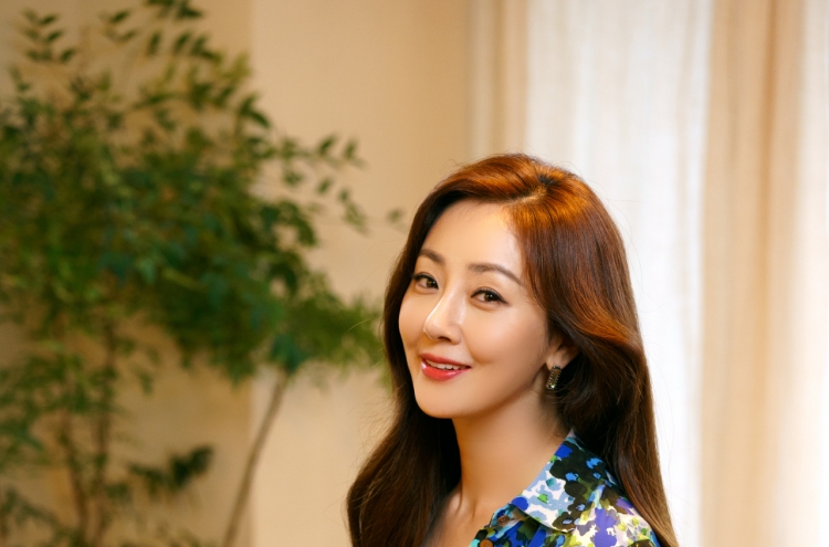 Oh Na-ra talks about portraying a secret love affair in rom-com ‘Perhaps Love’