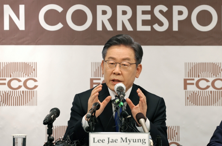 Lee pledges more subsidies for electric vehicles