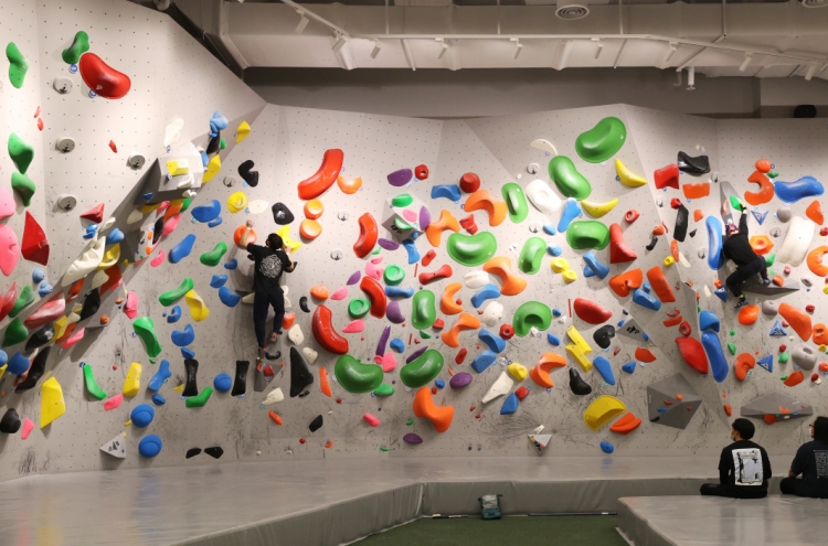 [Well-curated] Climbing enters cinemas as movies go outside