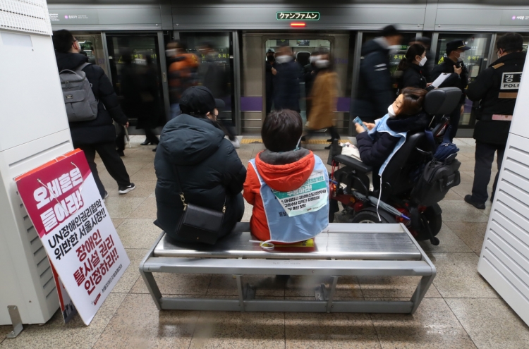 Subway disrupted as disability groups continue protest