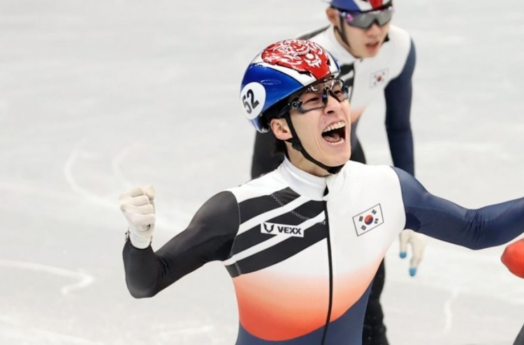 Short tracker Hwang Dae-heon wins gold in men's 1,500m