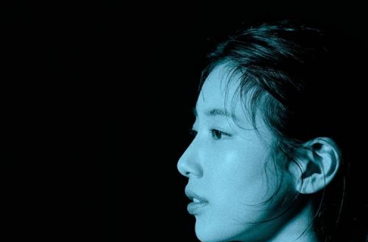 Suzy returns to singing after 4 yrs with new single