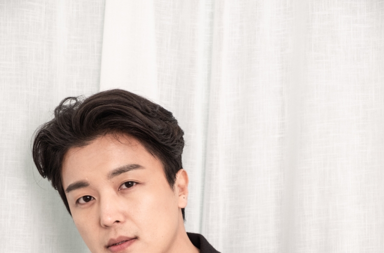 [Herald Interview] Yeon Woo-jin ‘thirsty’ for innovative movies like ‘Serve the People’