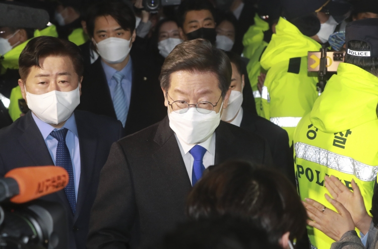 Lee Jae-myung accepts defeat in close-fought presidential election