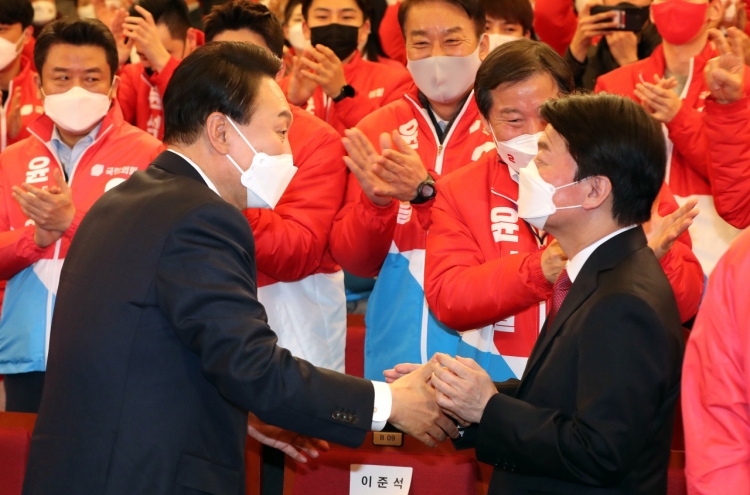 People’s Party chief among favorites to head presidential transition committee