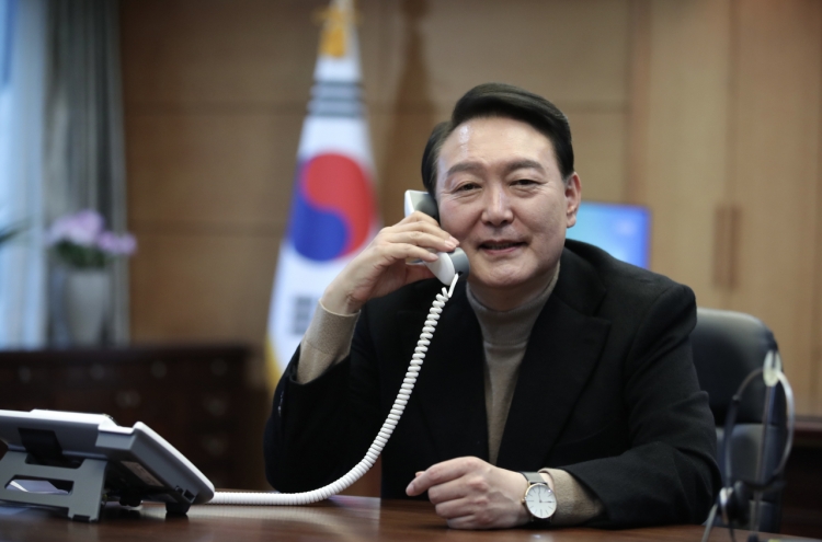Yoon discusses N. Korea, Ukraine crisis with British PM