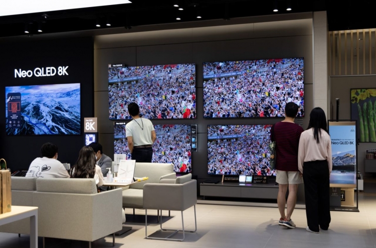 Rare Samsung-LG alliance imminent on OLED TVs: sources