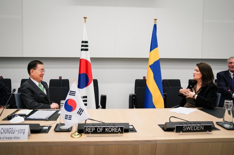S. Korea holds FM talks with Sweden, Finland