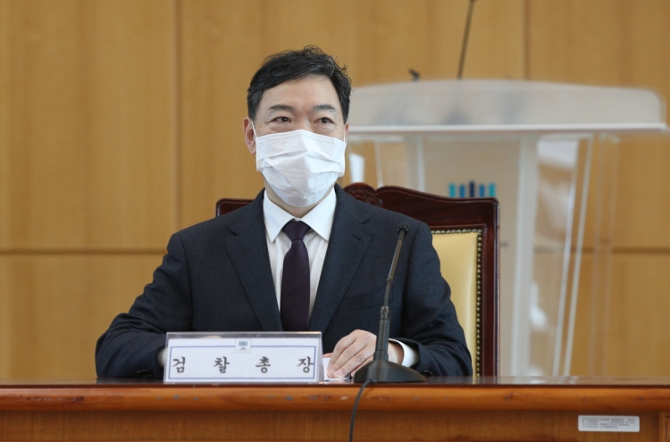 Chief prosecutor willing to risk job to protect investigative powers