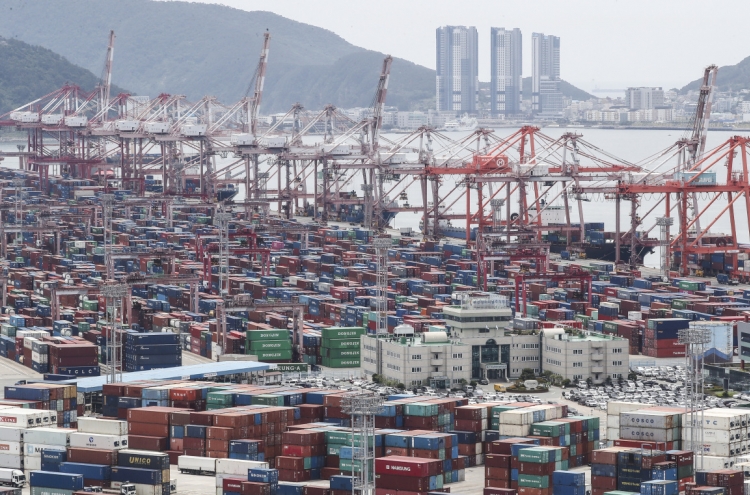 Trade deficit hits $5.6b on decline in exports