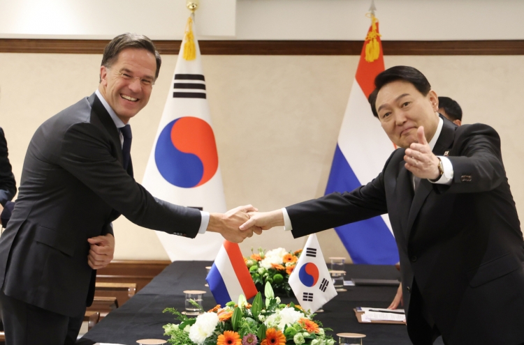 Yoon, Dutch PM discuss cooperation in semiconductors