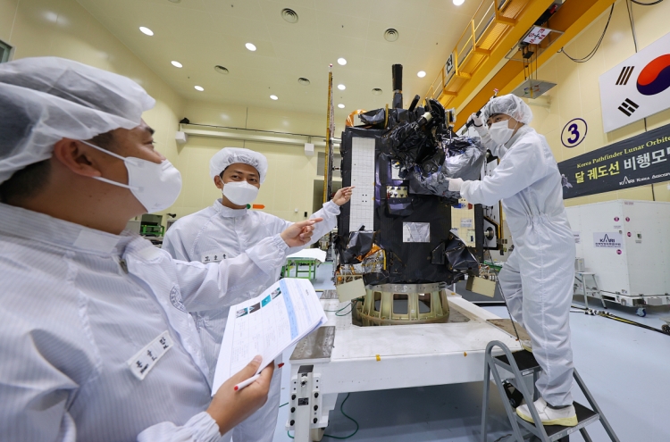 S. Korea begins transporting country's 1st lunar orbiter to US for Aug. launch