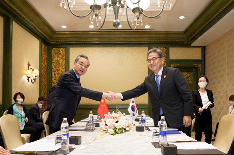 Seoul's foreign minister underscores values of freedom, human rights in talks with China